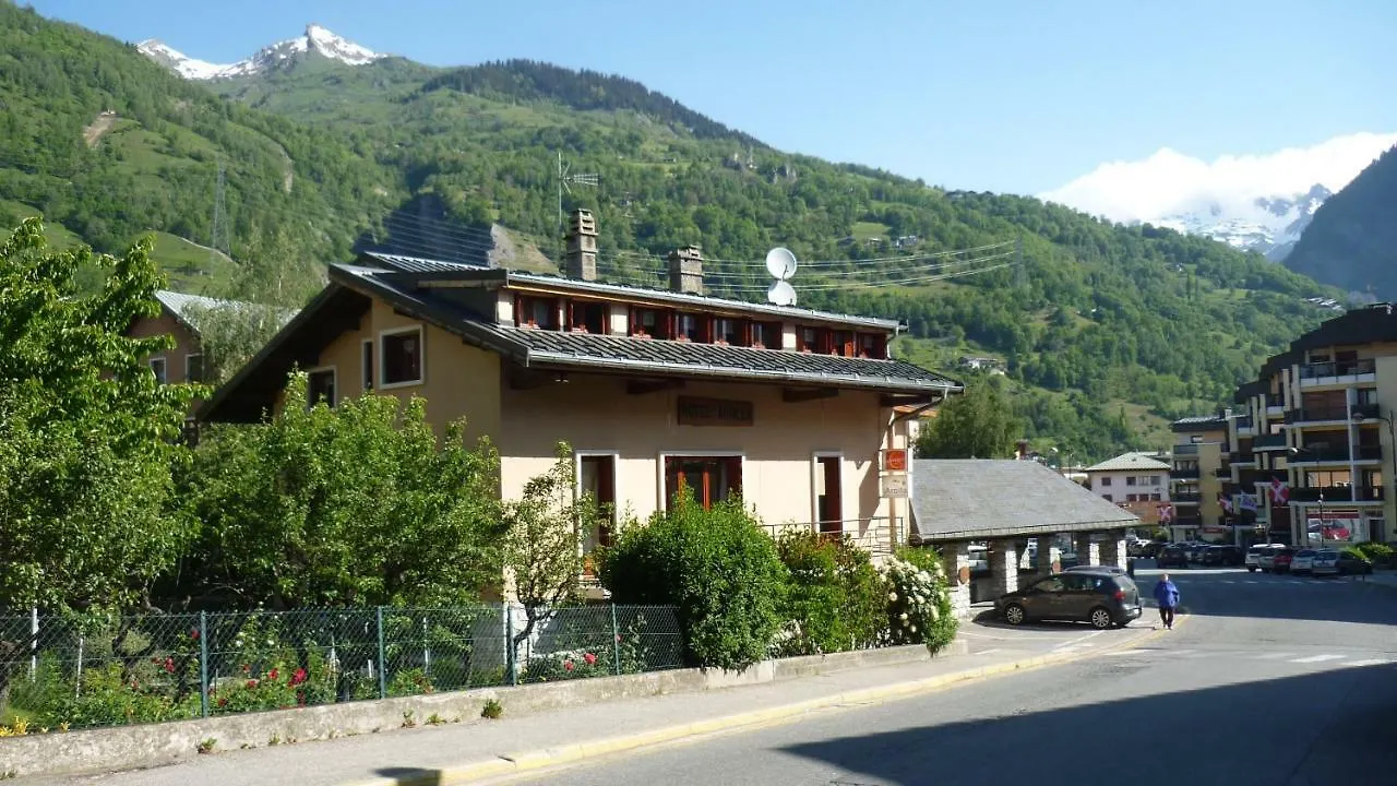 Hotel Arolla Bourg-Saint-Maurice 2*,  France